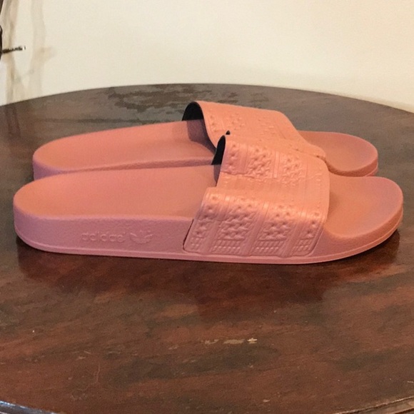 Adidas muted pink slides size 9 worn 1 time like new - Picture 1 of 4